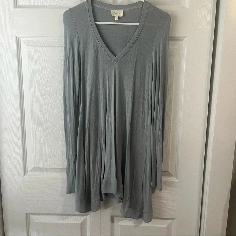 Anthropologie Deletta sky Blue swing tunic with deep v-neck & ribbed sleeves sm